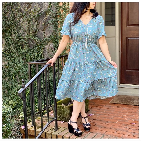 ✨LAST ONE✨perfect pretty floral tiered style dress - Picture 4 of 6